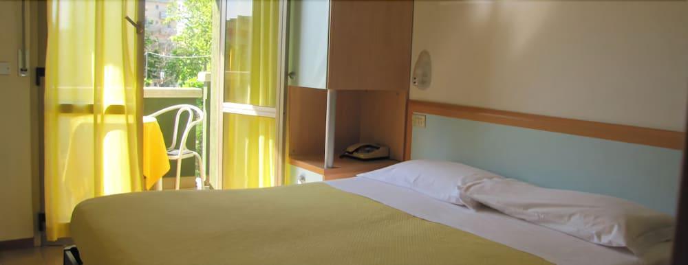 Hotel Etna - Nuova Gestione Romagnola All-Inclusive Spiaggia Parcheggio Riccione Exterior photo